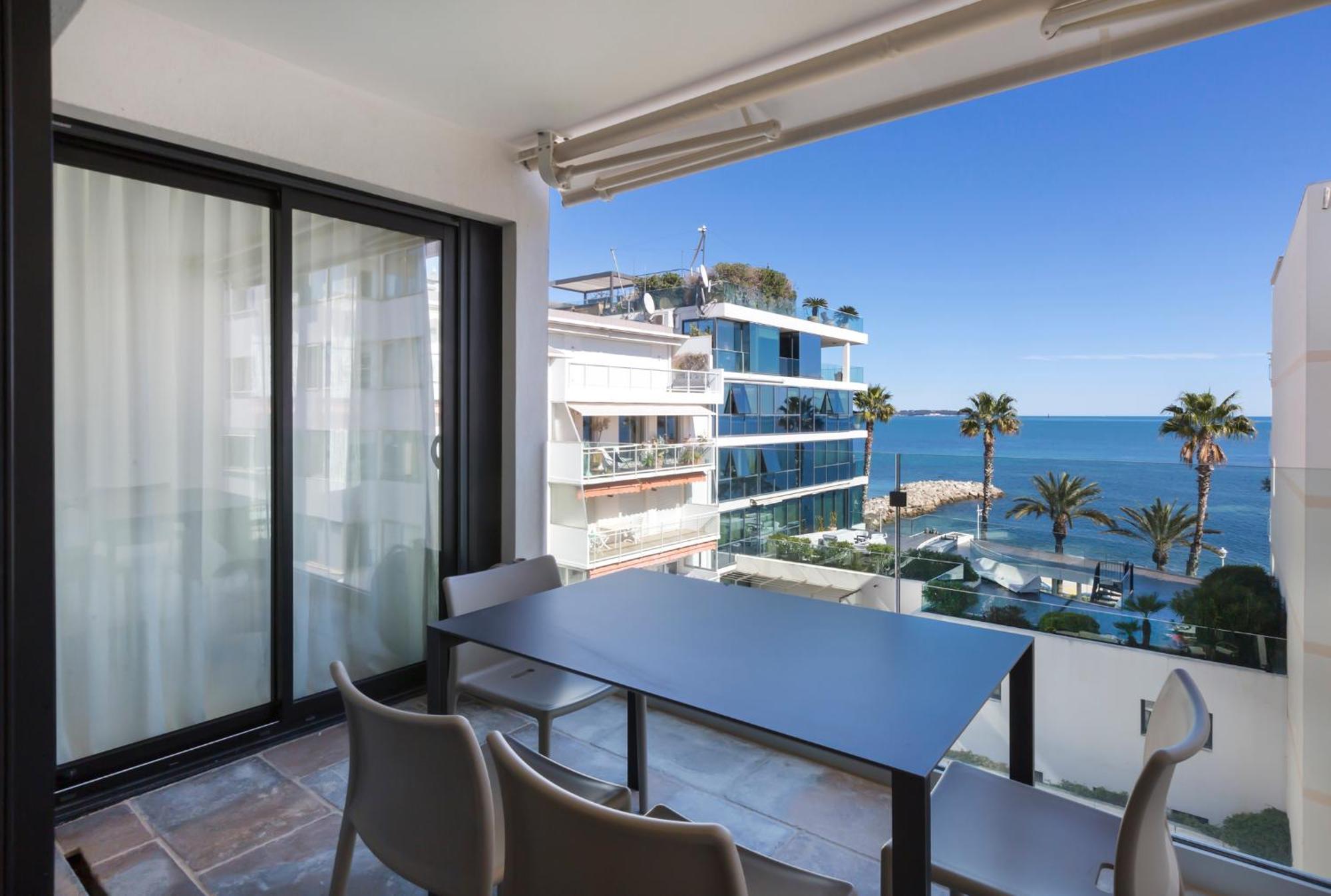 Lara Light With An Incredible View * Cannes
